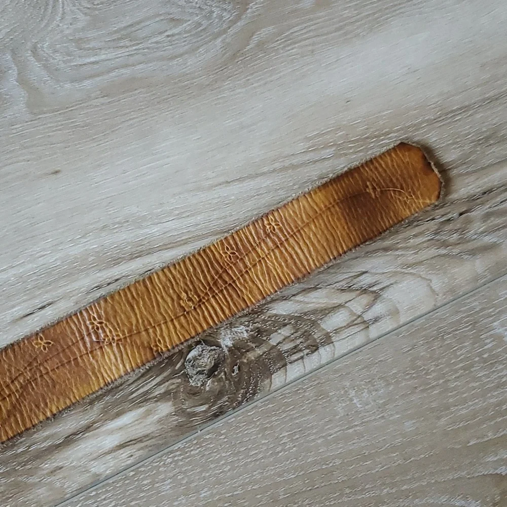 Rare Vintage 60's-70's Tooled Leather Belt - Picture 7 of 10